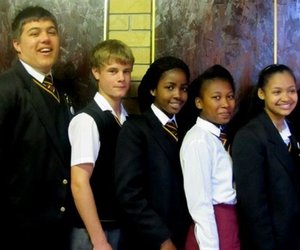 Academia vaar goed by  Taalbonanza